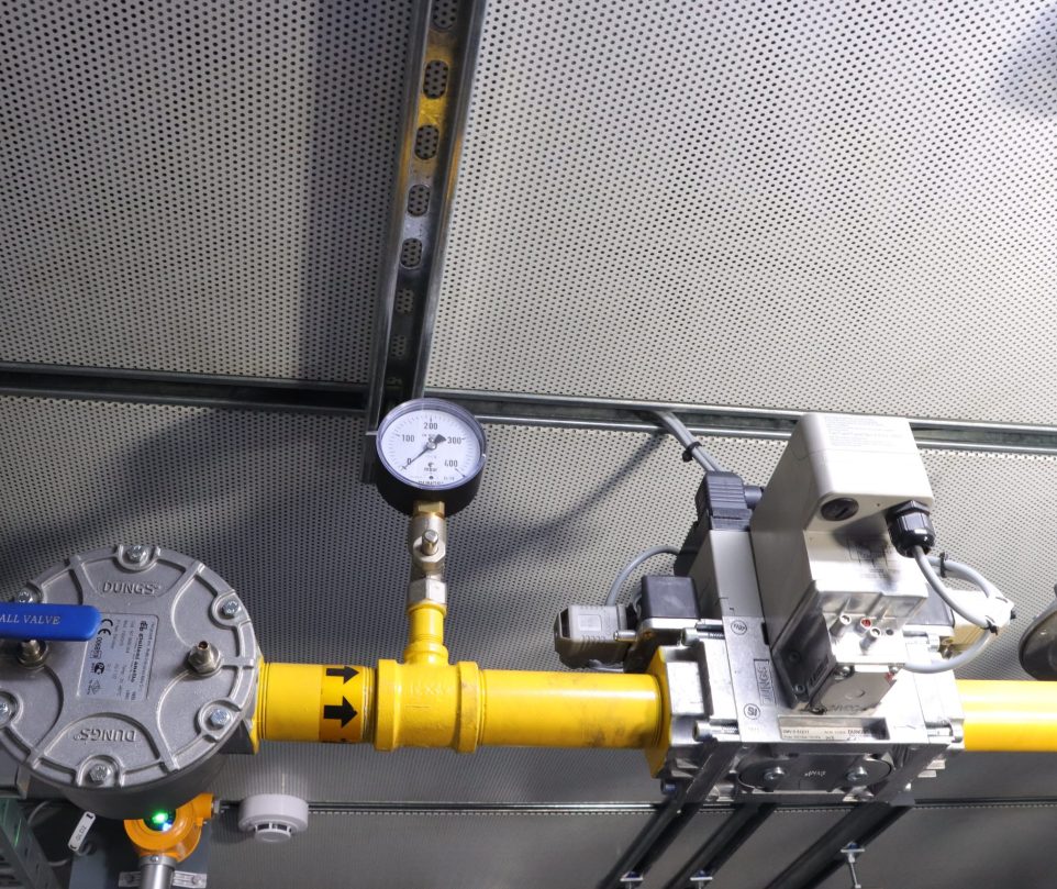 Gas valve group, used for pressure regulation, filtration, balancing, safety protection_proc