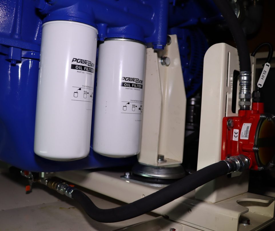 The lubricating oil tank is used to store lubricating oil and supplement the oil consumption during engine operation The lubricating oil tank is used to store lubricating oil and supplement the oil consumption during engine operation