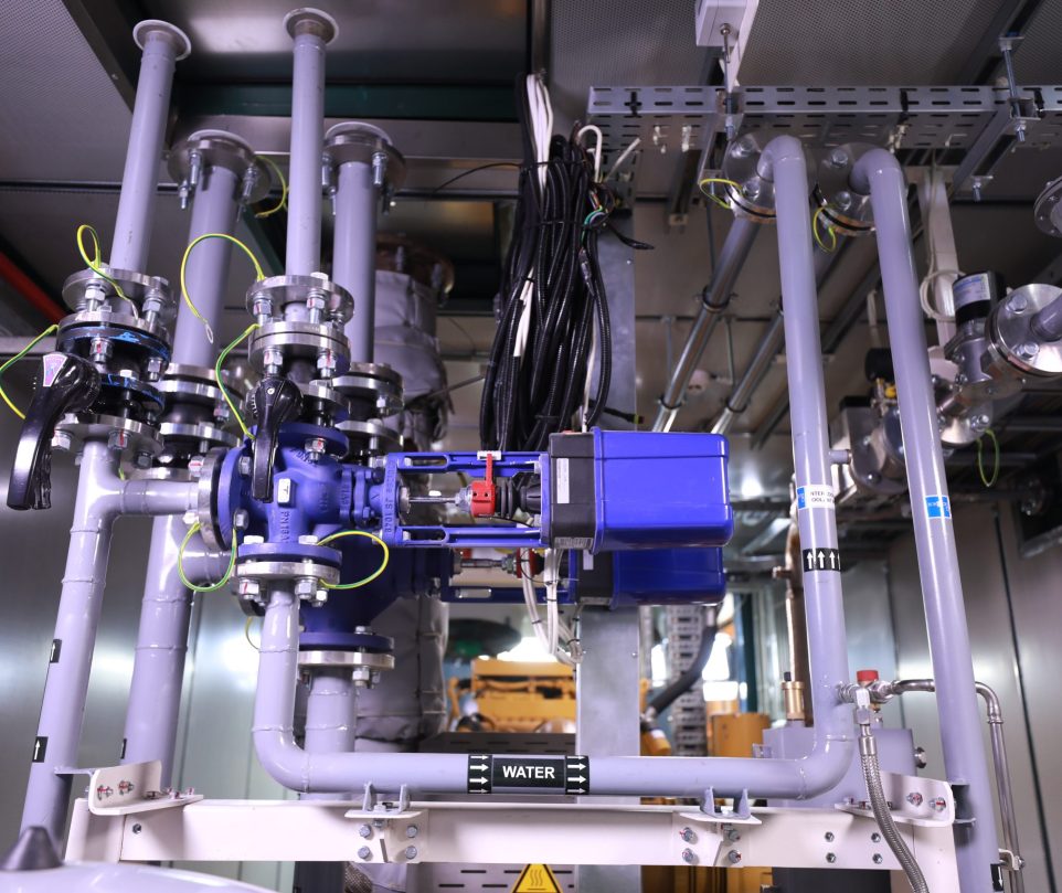 Water system, unit hot water through the external cooling equipment exchange cooling Water system, unit hot water through the external cooling equipment exchange cooling